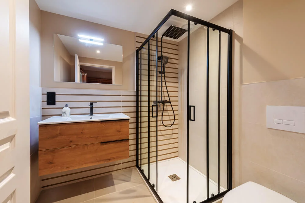 Chambre coté cour - sdb - Château de Marigny - Organisation évènements, Mariage, Séminaire